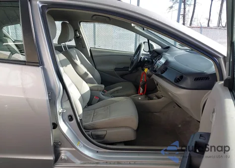 2010 Honda Insight Ex z USA, uszkodzony, nr VIN JHMZE2H78AS009393